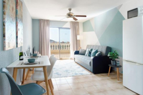 Great View, Heated Pool, Cool Design - Castle Harbour in Los Cristianos